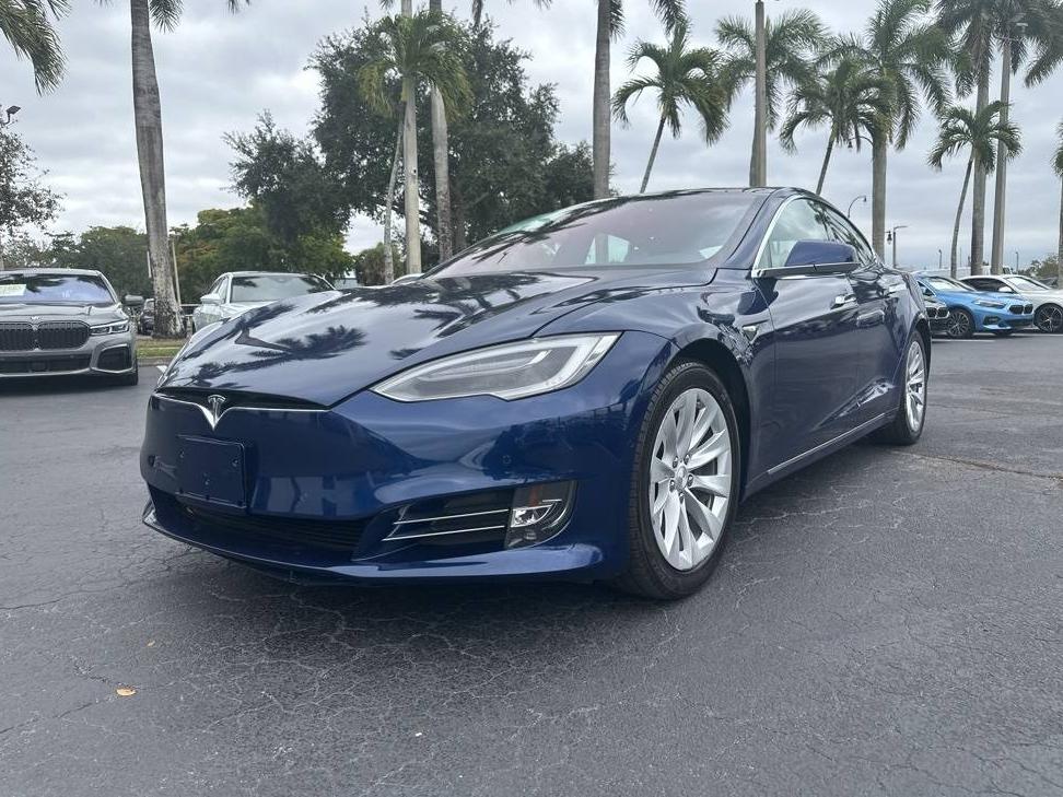 TESLA MODEL S 2018 5YJSA1E28JF272224 image